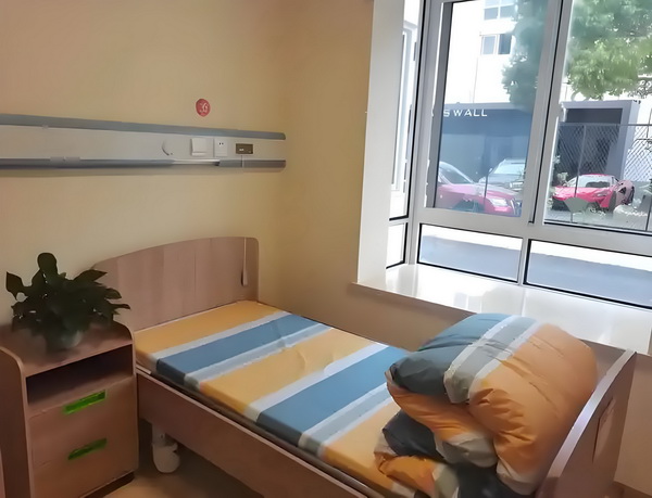深圳户口迁入网上申请_汪小菲带儿女到内蒙古，玥儿骑马他牵马 目前场暂停营业滑雪